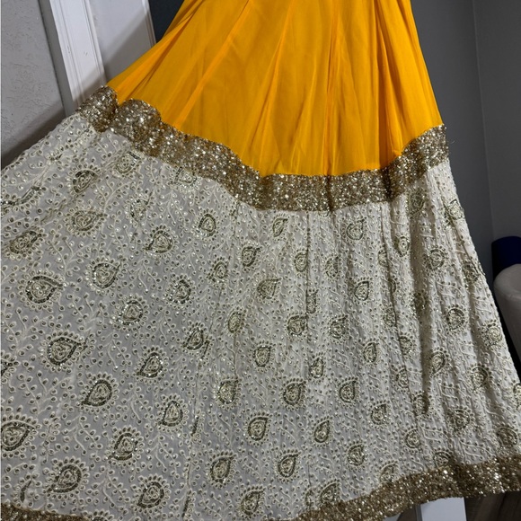 Yellow lengha - Picture 8 of 11